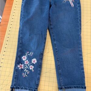 E Shakti embroidered cuffed cropped jeans